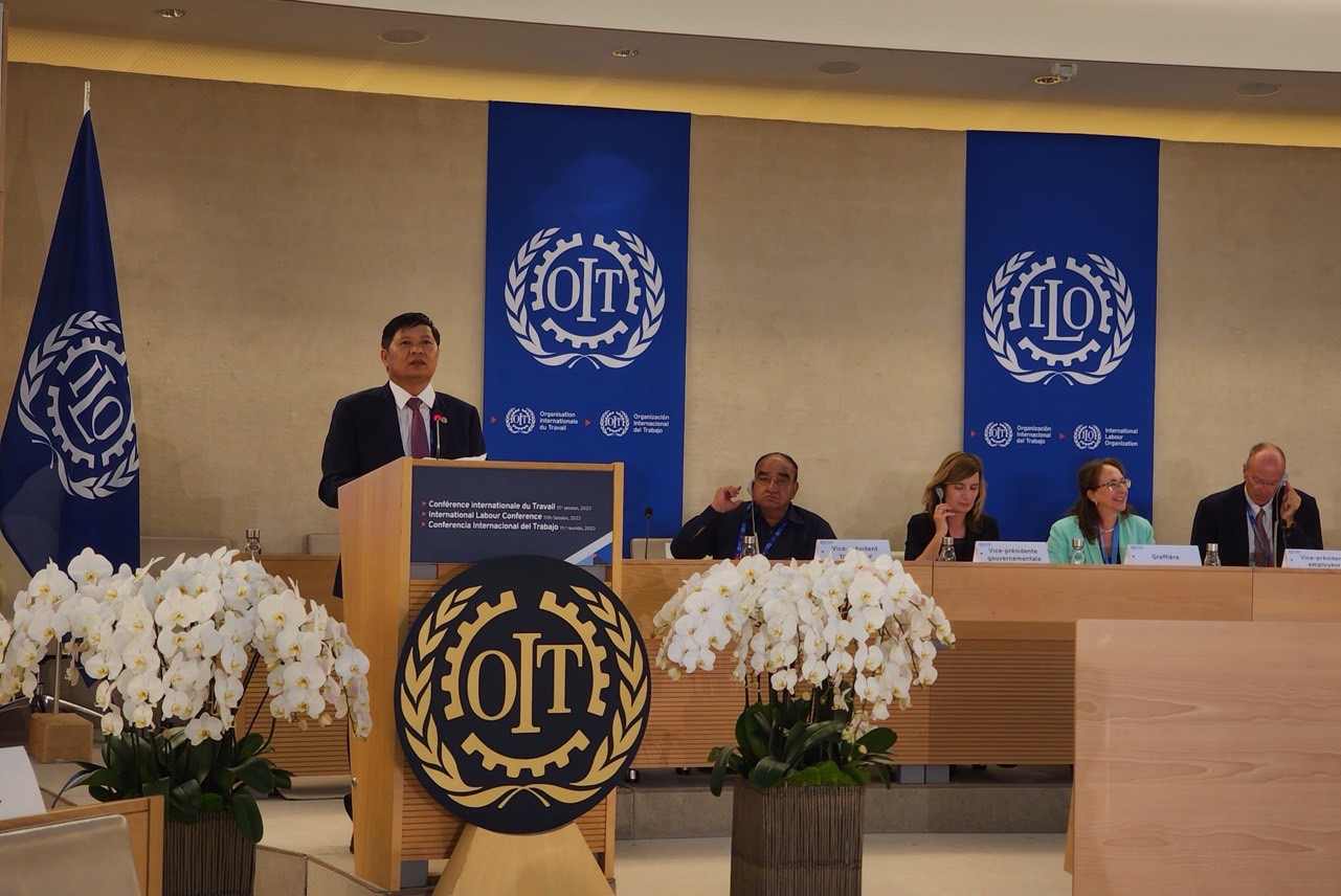 Vice President of the Vietnam General Confederation of Labor Phan Van Anh spoke at the Conference.