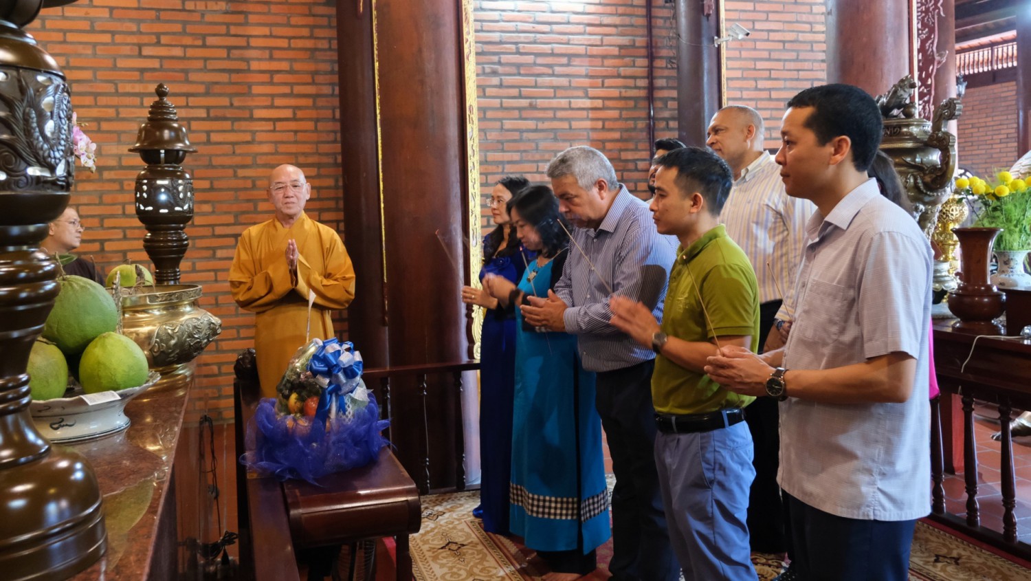Delegates burn incense at Truc Lam Phuong Nam Zen Monastery